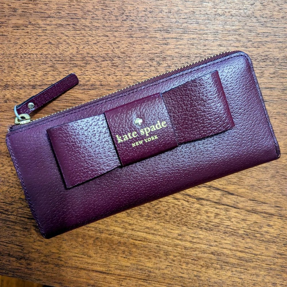 Kate Spade Nisha Wallet in Wine